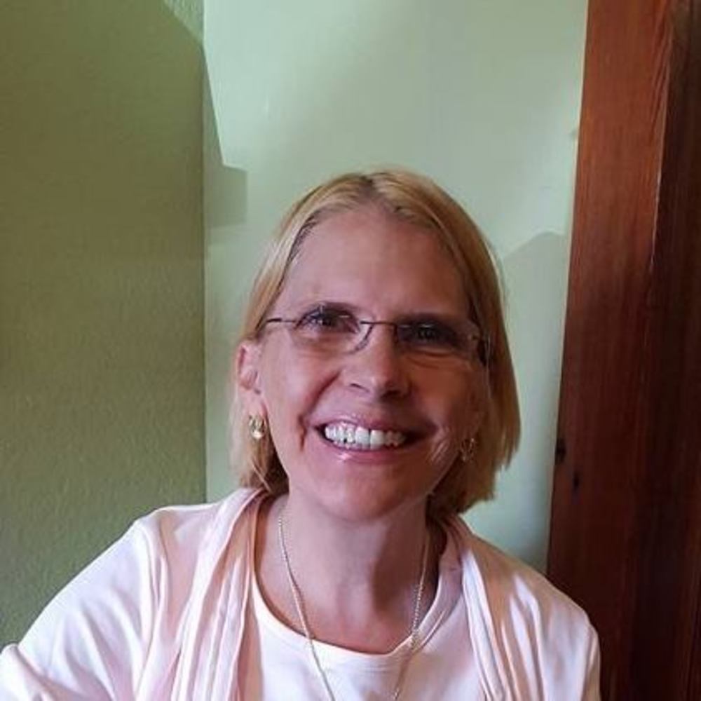 Meet your Posher, Roxanne